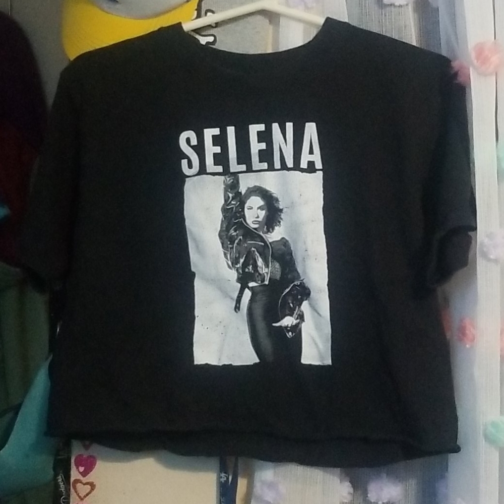 Selena black crop top tee